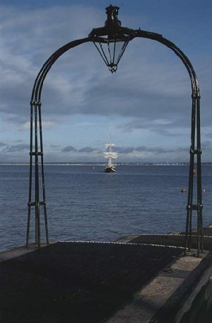 Schooner at Royal Yacht Squadron, Cowes, ©Robert Culshaw