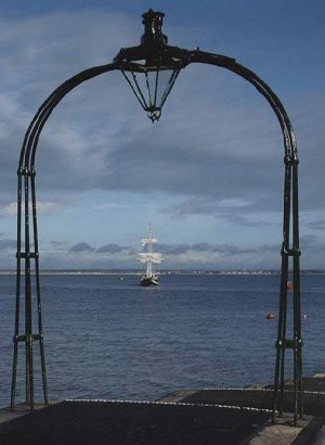 Schooner at Royal Yacht Squadron, Cowes, ©Robert Culshaw